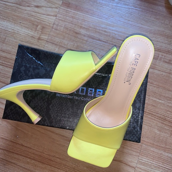 Cape Robbin Open Toe Heels - Picture 6 of 6